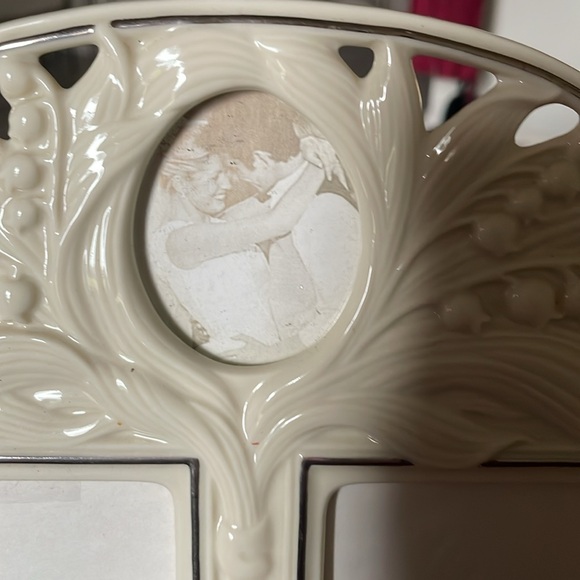 Lenox Wedding Promises Double 5x7 Invitation Frame-Porcelain-Traditional Style - Picture 3 of 4